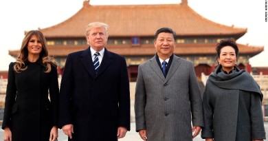 President Donald Trump, center left, first lady Melania Trump, left,  Chinese President Xi Jinping, center right, and his wife Peng Liyuan, right, stand together as they tour the Forbidden City, Wednesday, Nov. 8, 2017, in Beijing, China. Trump is on a five country trip through Asia traveling to Japan, South Korea, China, Vietnam and the Philippines. (AP Photo/Andrew Harnik)